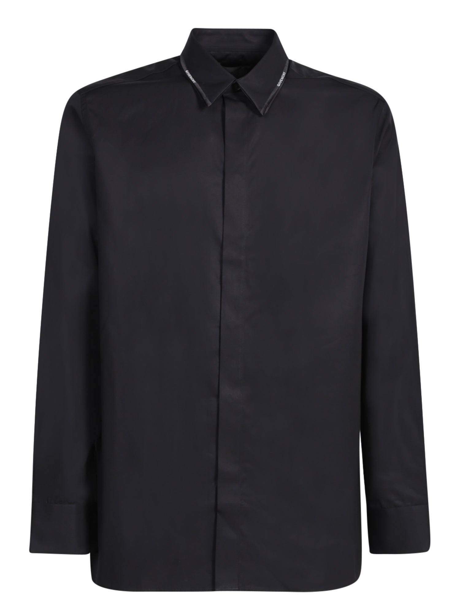 GIVENCHY 샤틴 디테일 on 더 카라 by Givenchy