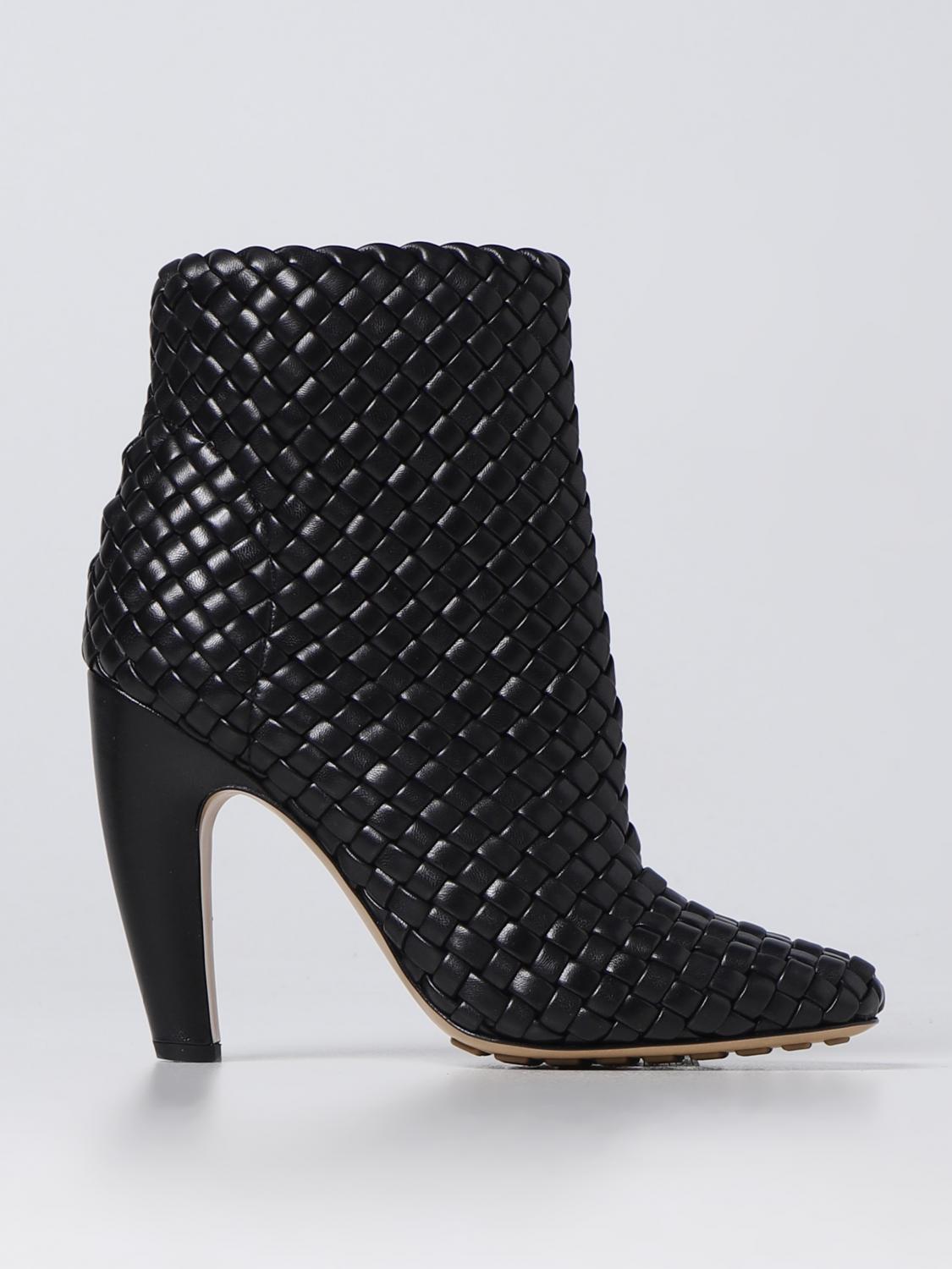 Womans 플랫 앵클 부츠 Bottega Veneta