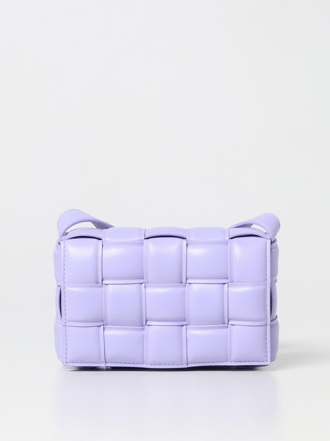 Bottega veneta 패딩 카세트 백 in 우븐 레더
