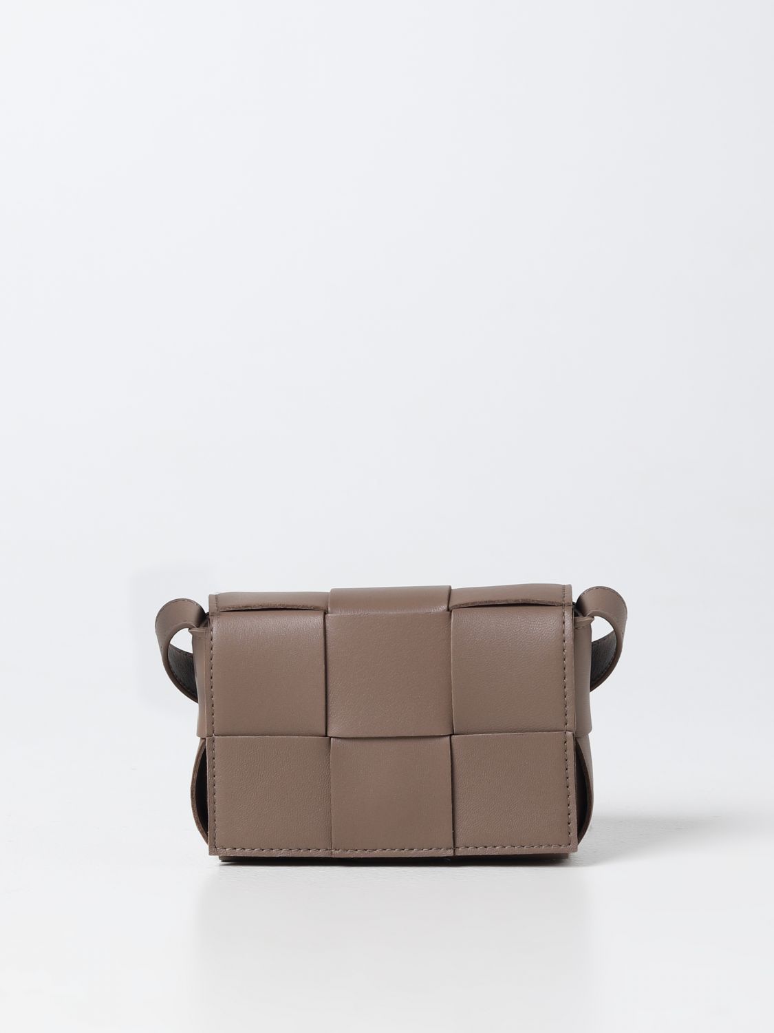 Bottega veneta 캔디 카세트 백 in 우븐 레더
