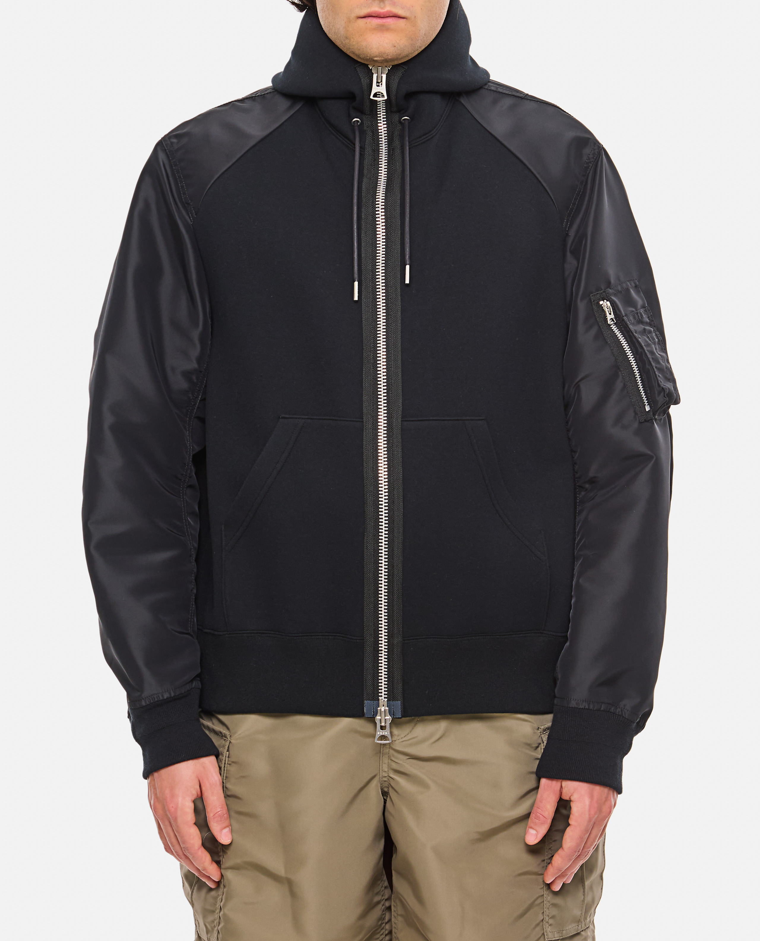 ss25---sacai---2503624m001_1-p0.jpg