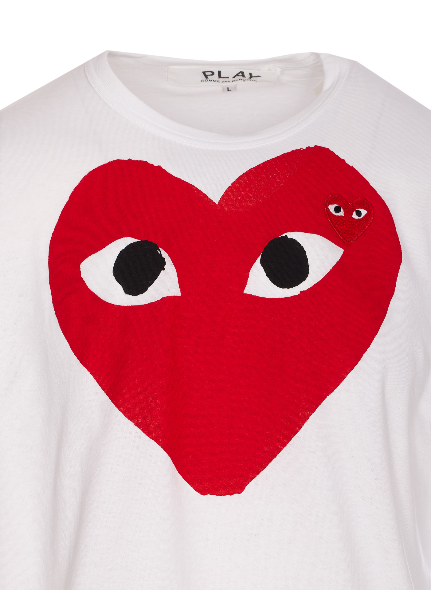 2462442.A25-comme-des-garcons-play-T0261_3_P.JPEG