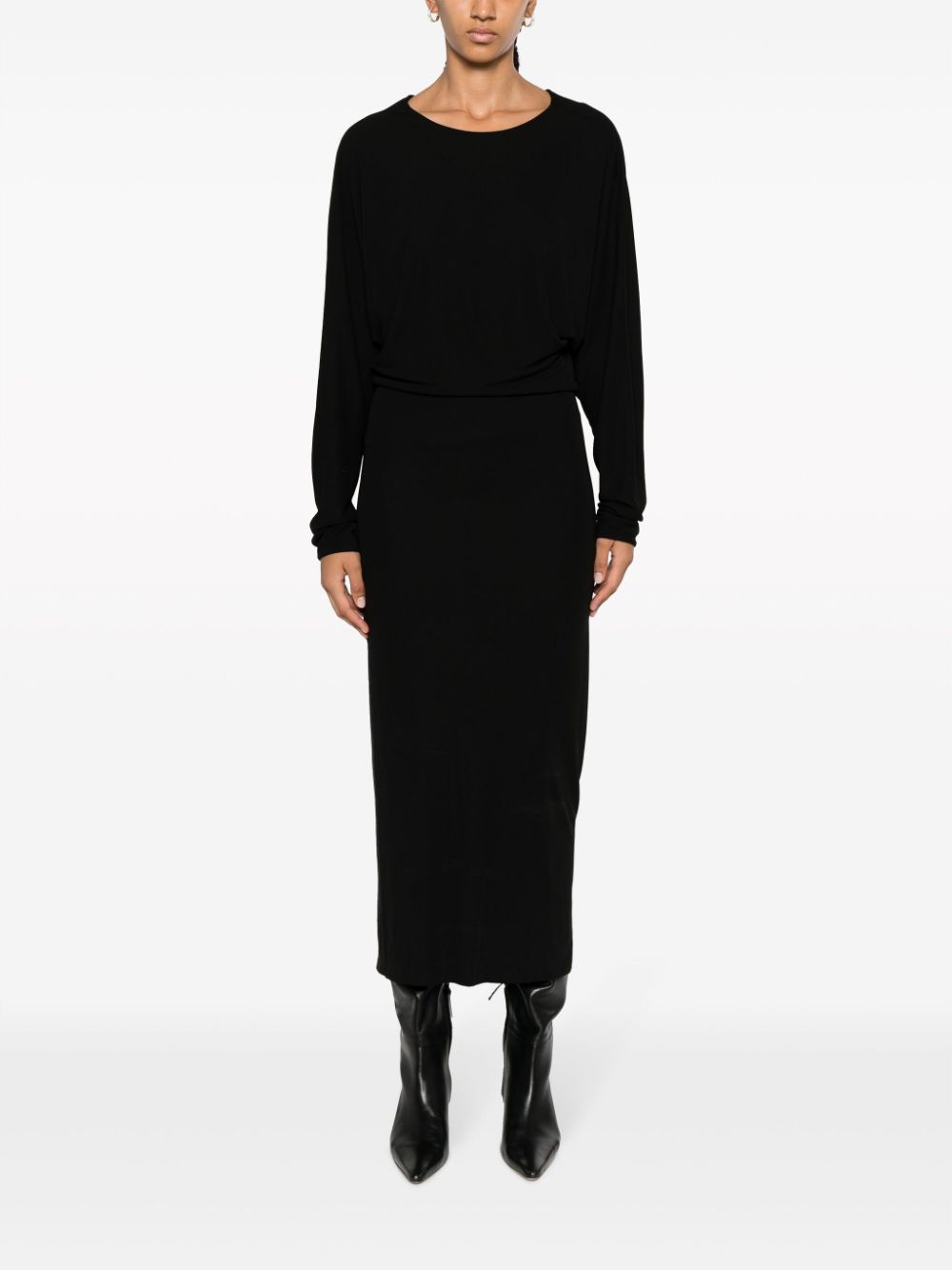 fw23---khaite main---5379480w480200_1-p0.jpg