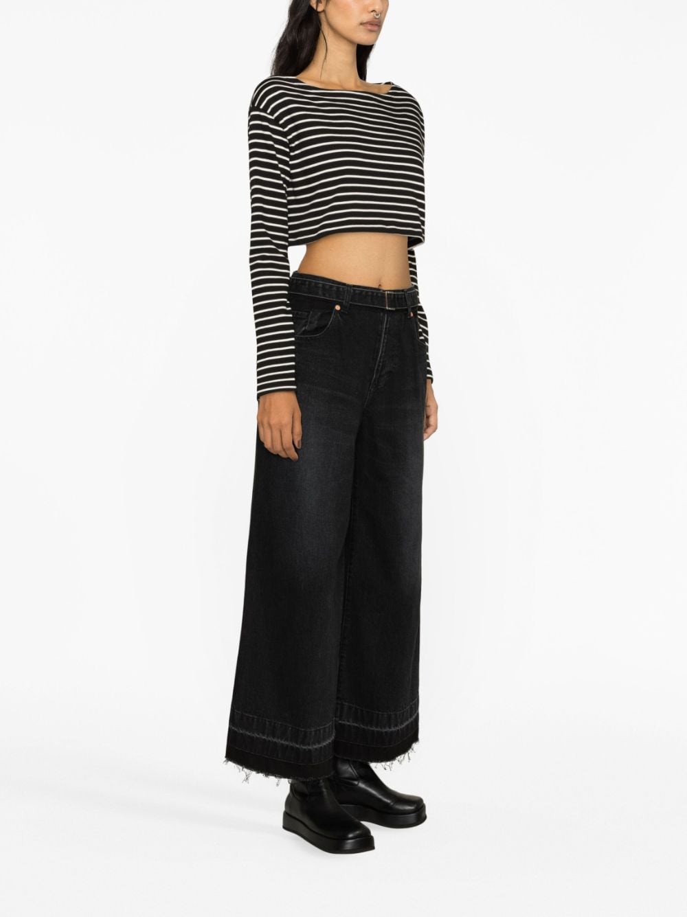 fw23---sacai pre---23-06817001_1_p.jpg