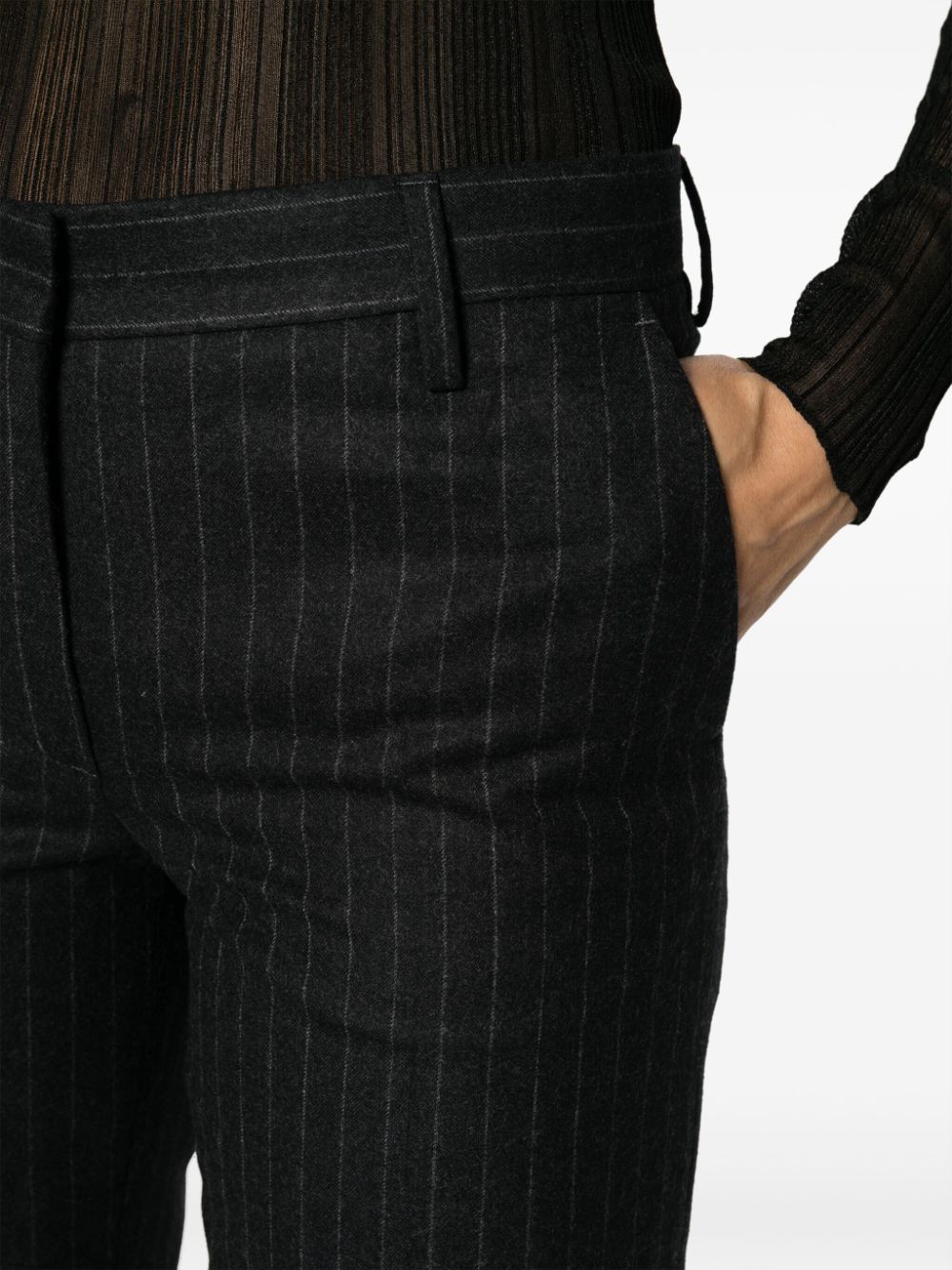 fw23---dries van noten---parchia7180901_3_p.jpg