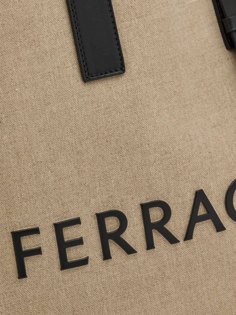 fw23---ferragamo pre---241298764873001_3_p.JPEG