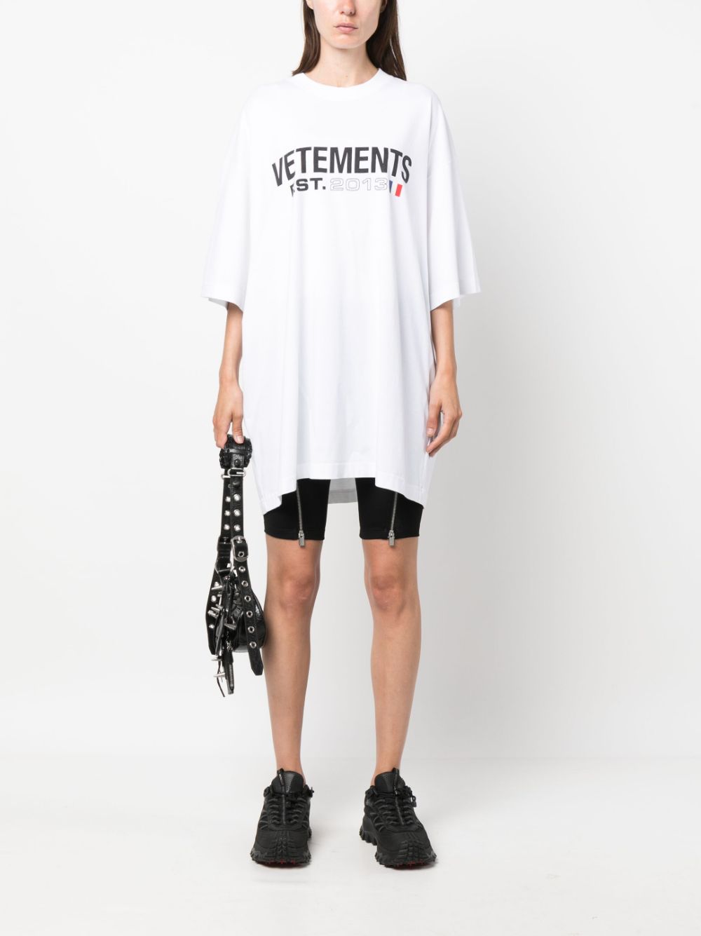 fw23---vetements---ue54tr100wdwhite_3_p.JPEG