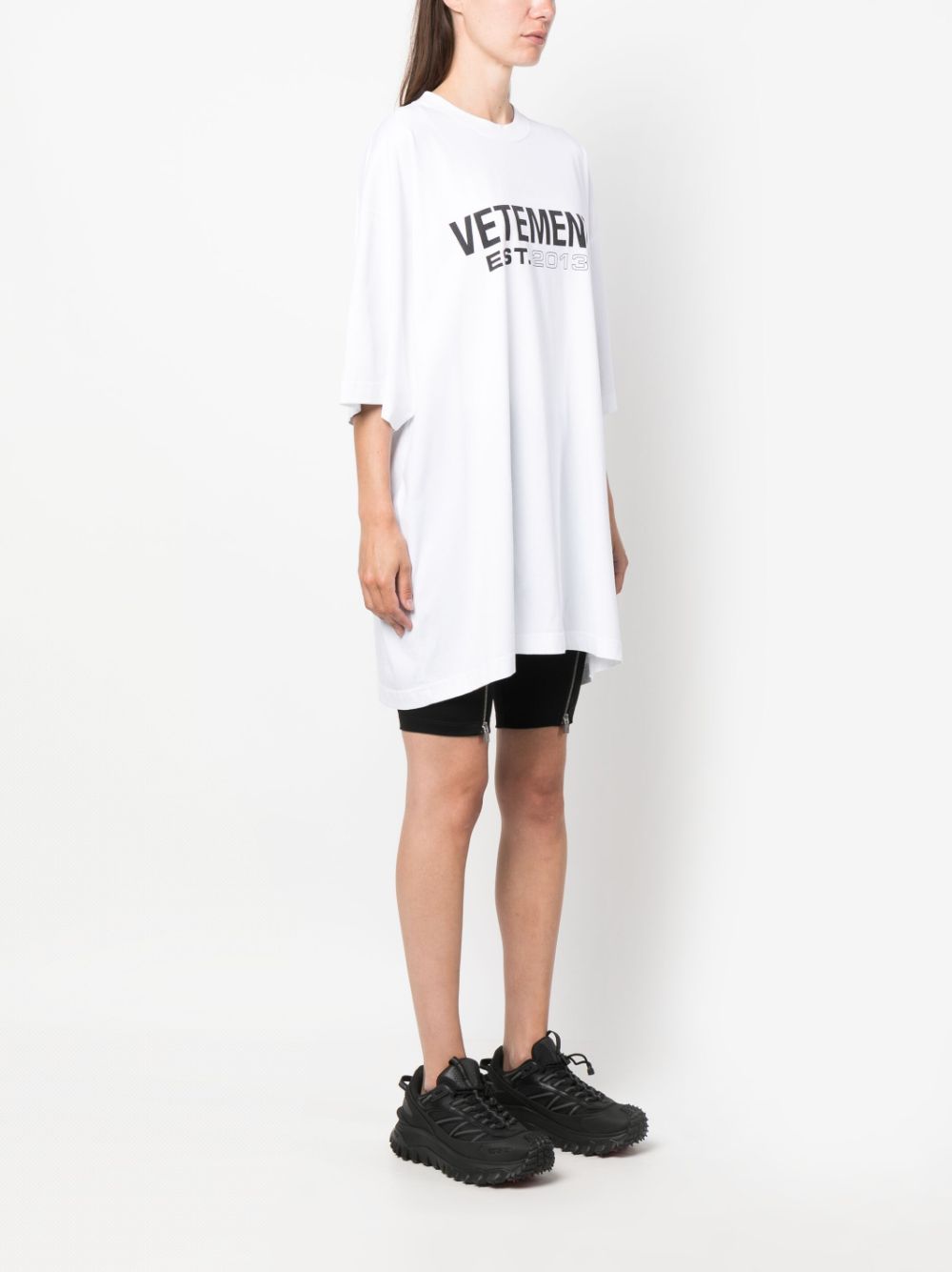 fw23---vetements---ue54tr100wdwhite_4_p.JPEG
