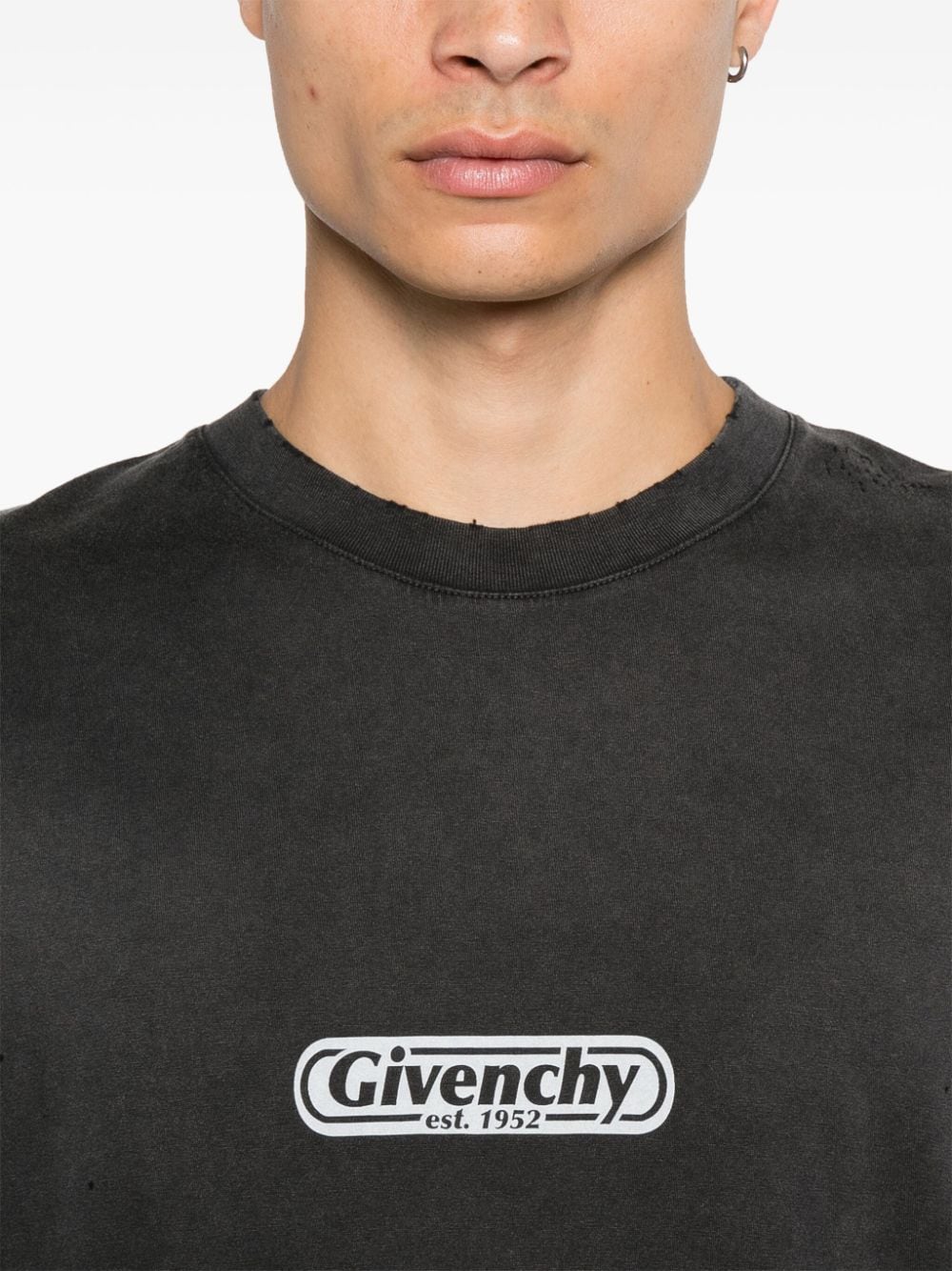 ss24---givenchy main---bm71ja3yge001_1_p.JPEG