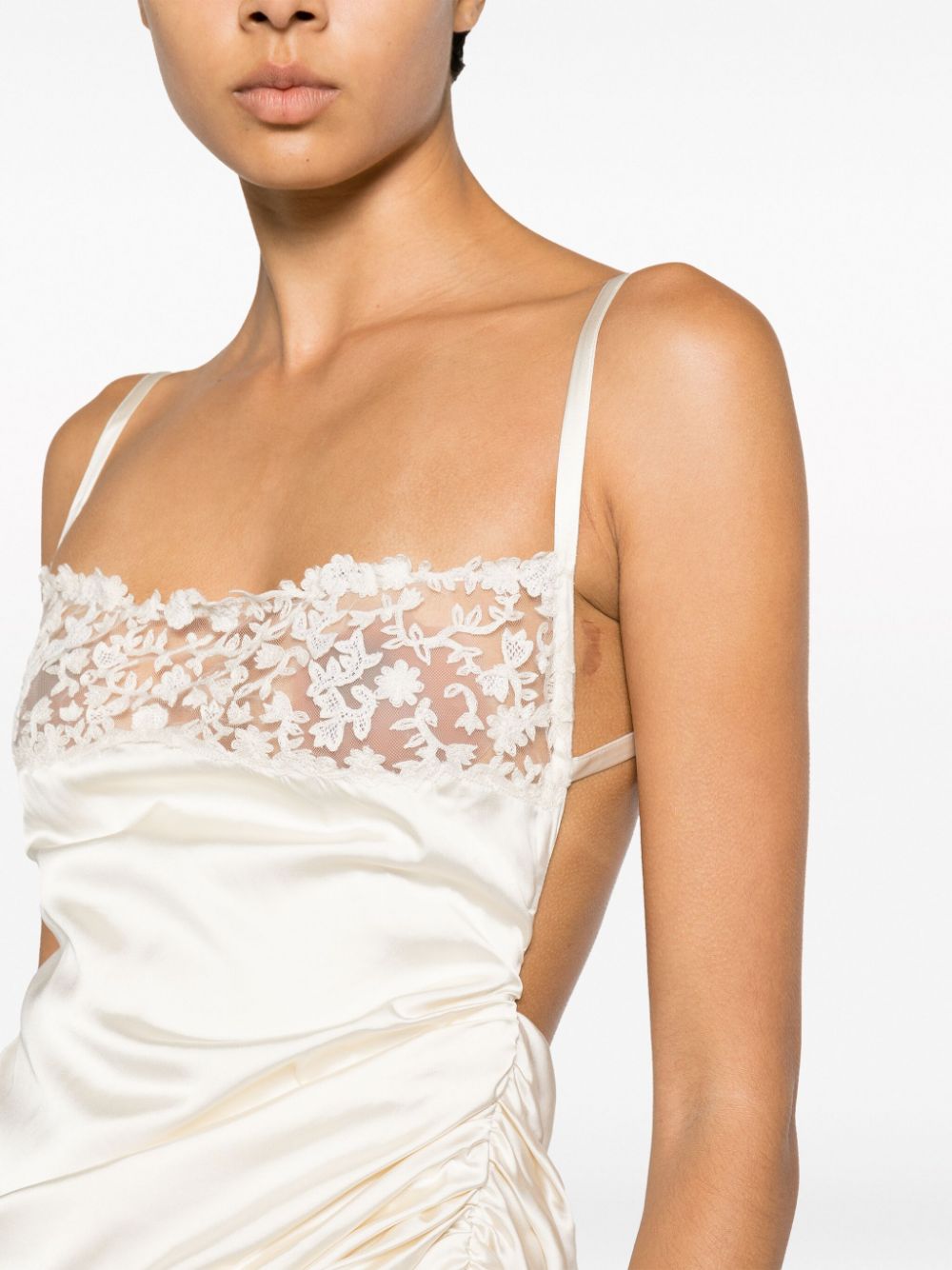 ss24---jacquemus---233dr0791495110_5_p.jpg