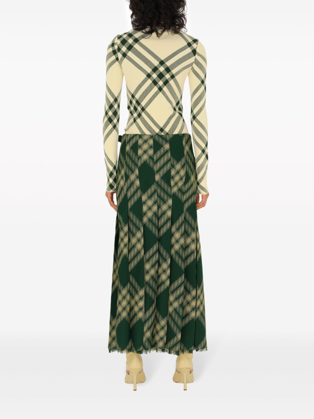 ss24---burberry pre---8080965b8660_1_p.jpg