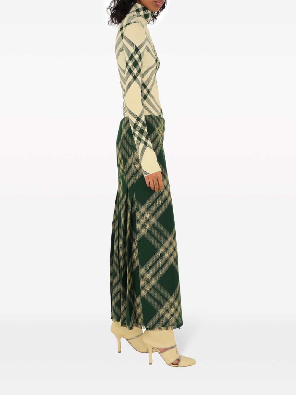 ss24---burberry pre---8080965b8660_3_p.jpg