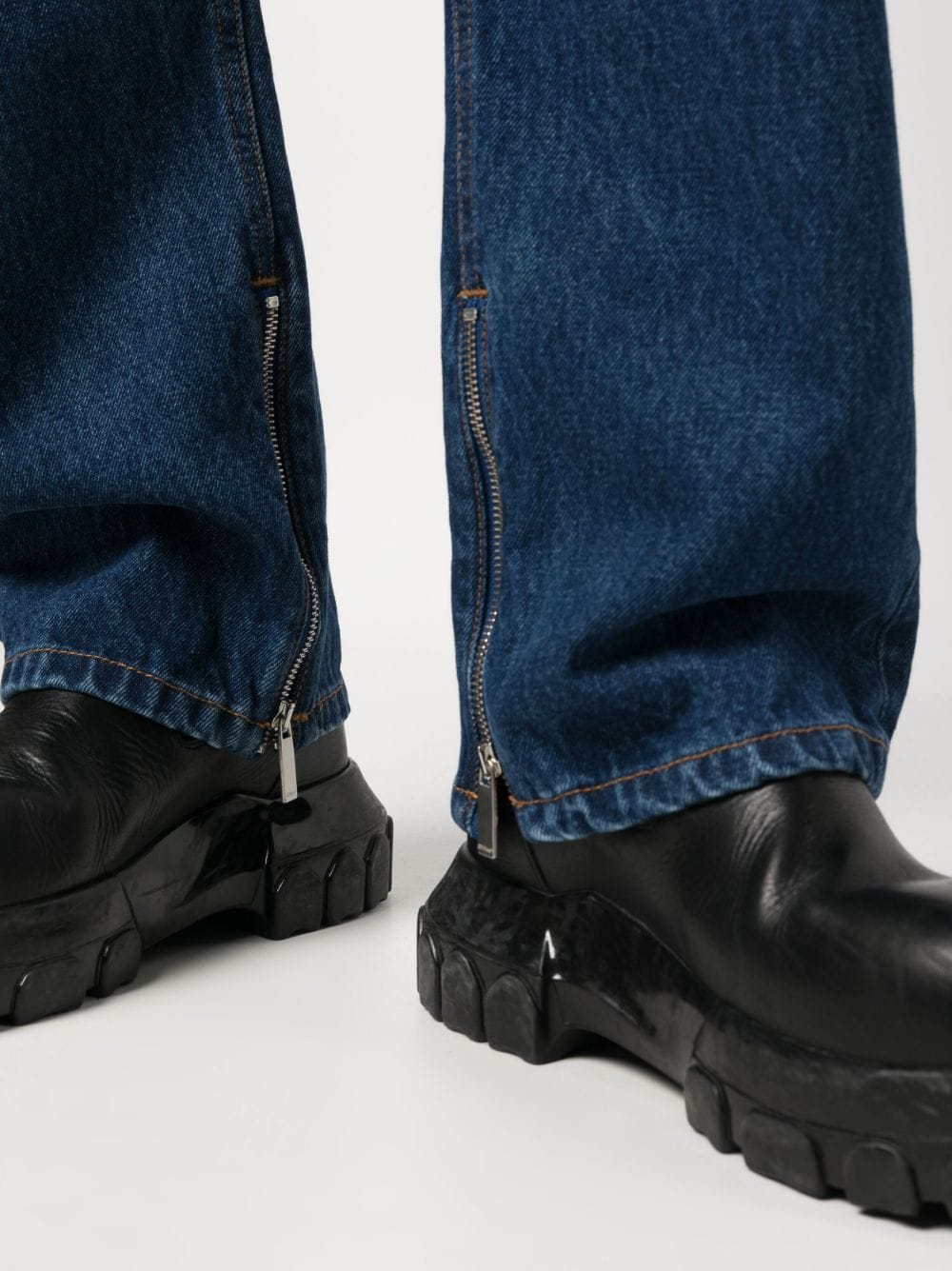 fw23---off white main---omya177f23den0024400_1_p.JPEG