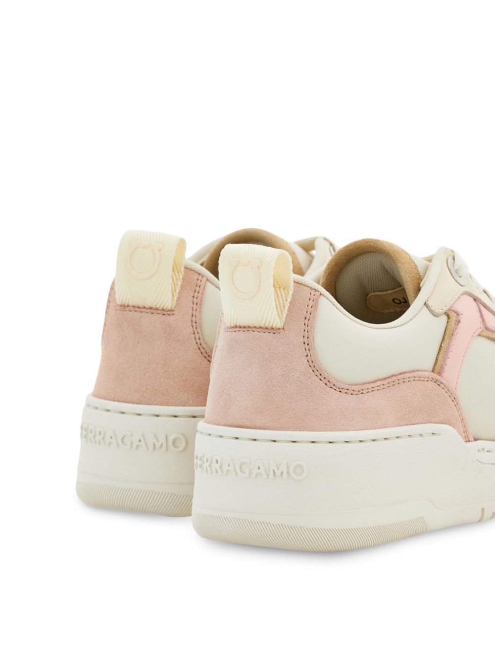 ss24---ferragamo pre---030576769717003_3_p.jpg