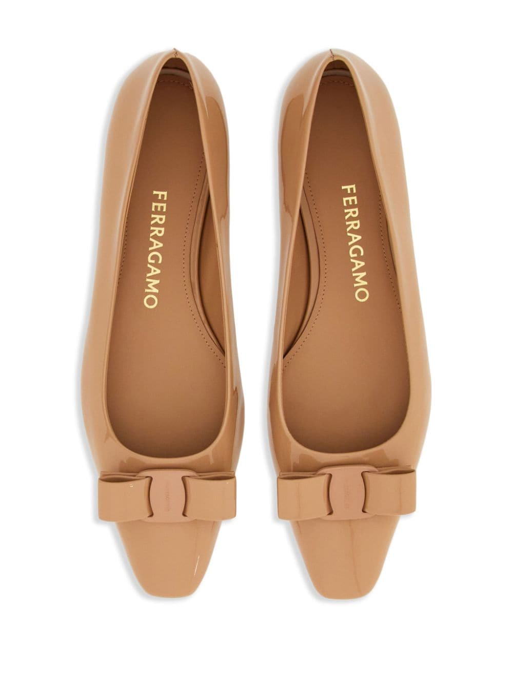 fw23---ferragamo pre---01e982765755007_1_p.jpg