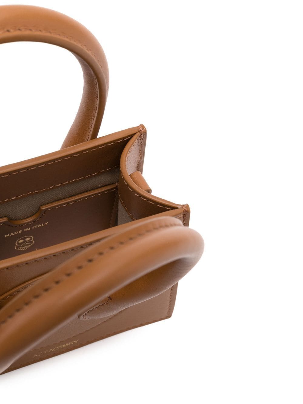 fw23---az factory pre---bag012le4cam1_1_p.jpg