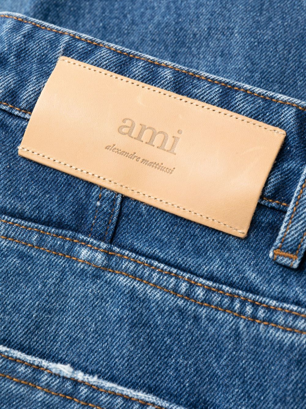 fw23---ami paris---utr500dde0016480_5_p.JPEG