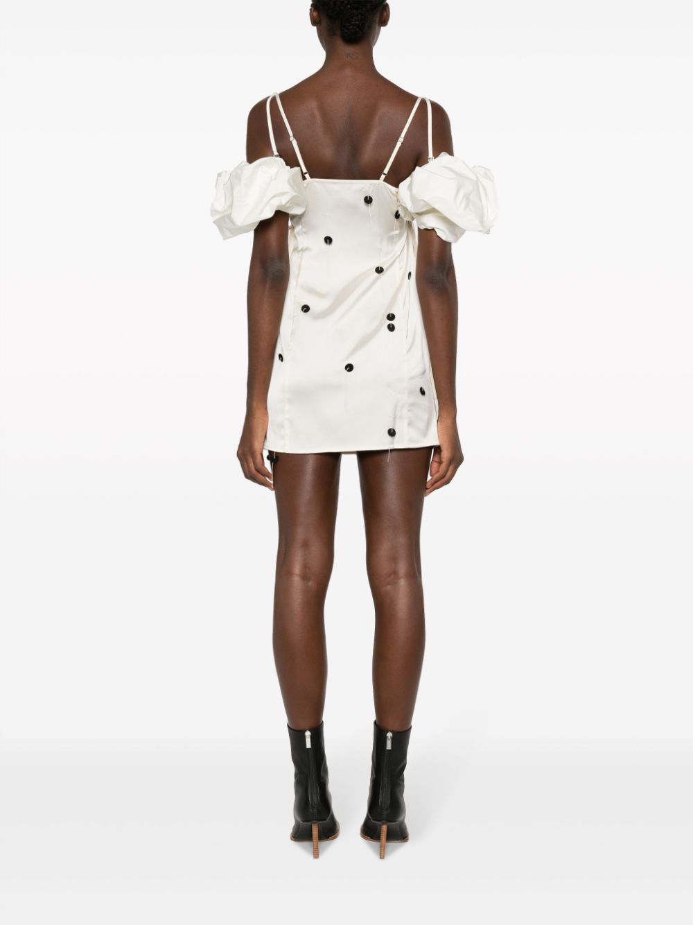 fw23---jacquemus---233dr0751000offwhiteblack_2_p.jpg