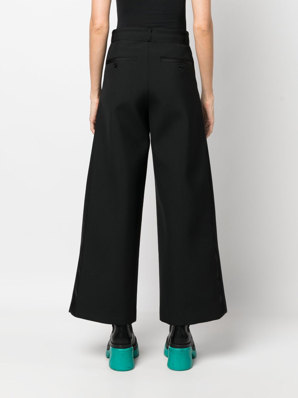 fw23---sacai pre---23-06771001_1_p.jpg