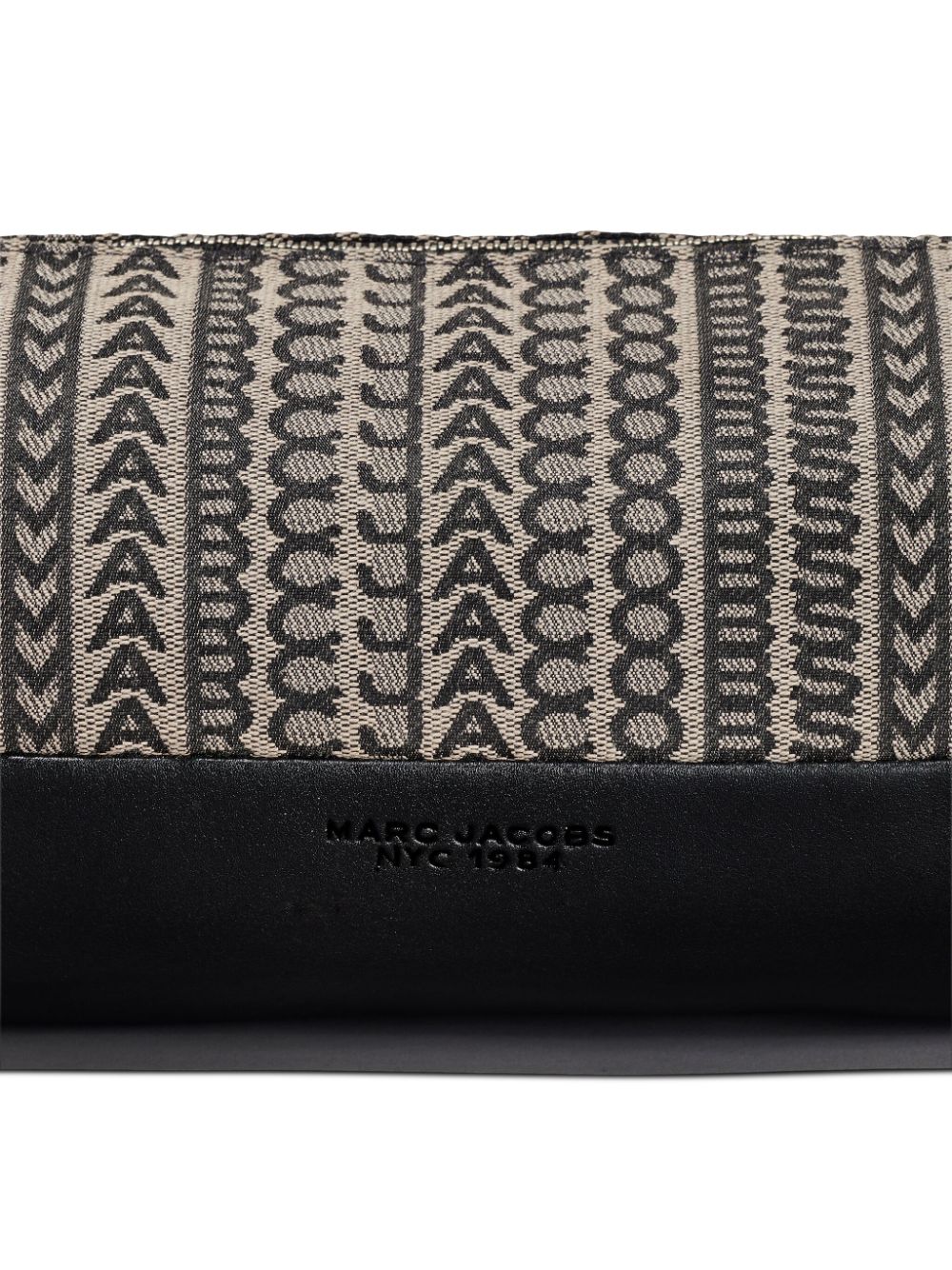 fw23---marc jacobs main---2p3hdf005h02theduffle261_2_p.jpg