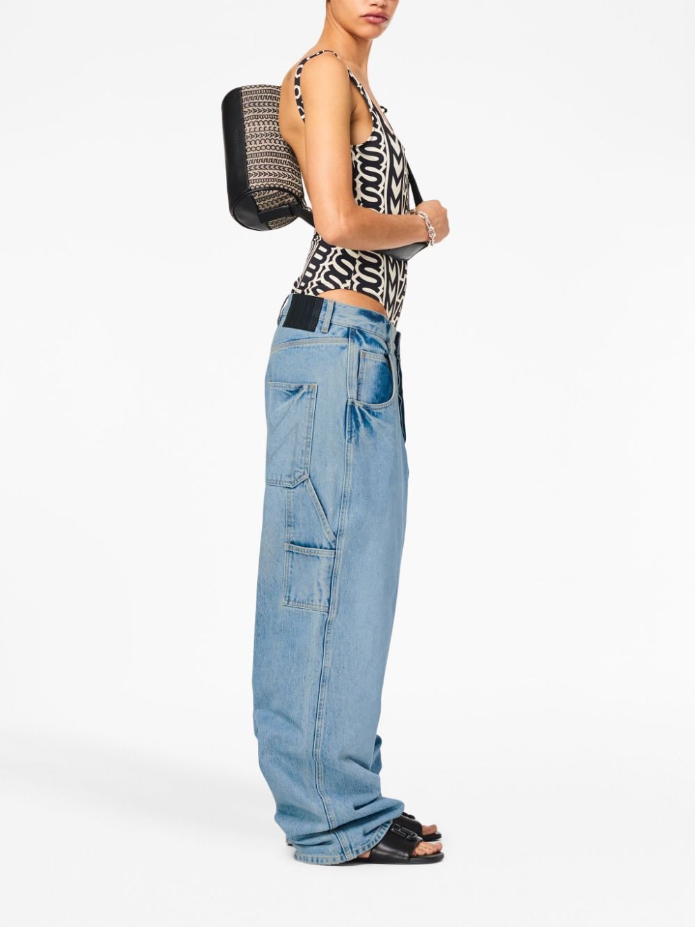 fw23---marc jacobs main---2p3hdf005h02theduffle261_4_p.jpg