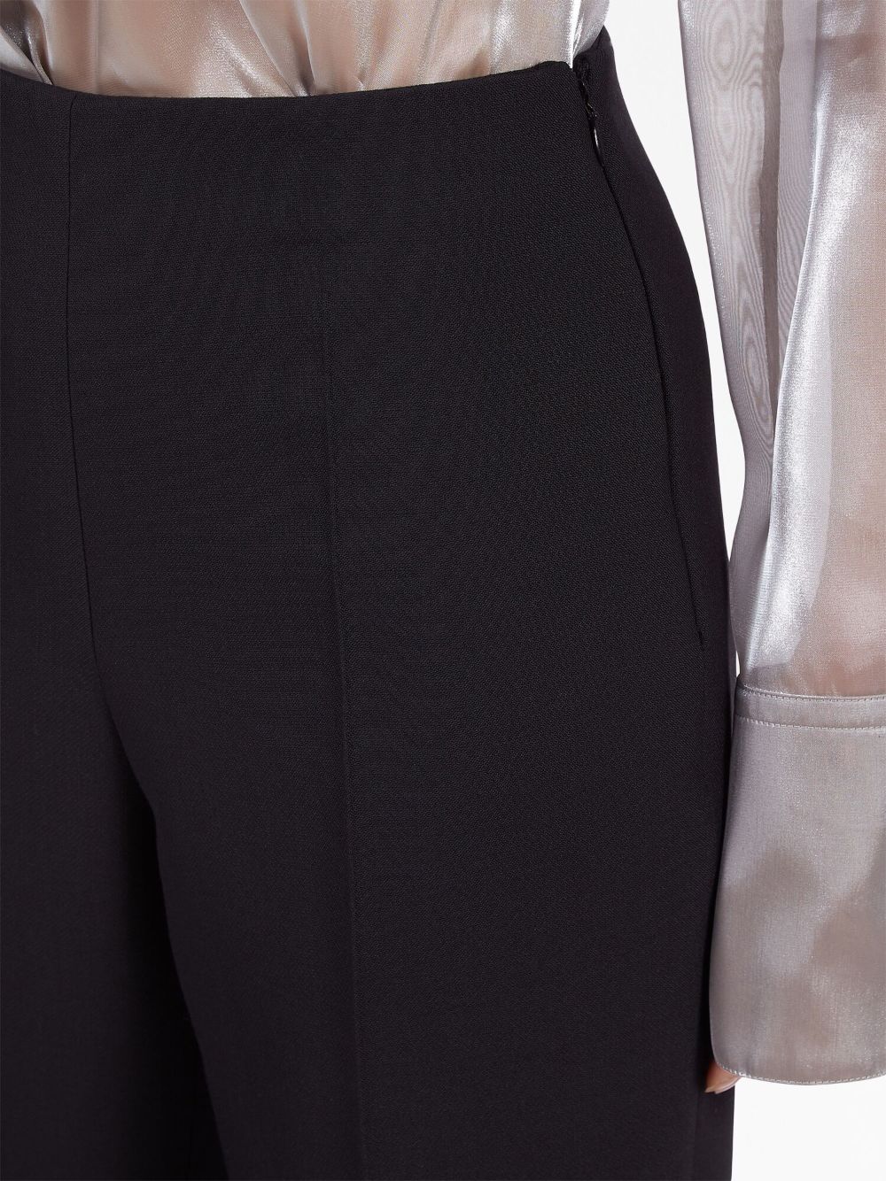 fw23---ferragamo pre---13c444763766010_2_p.jpg