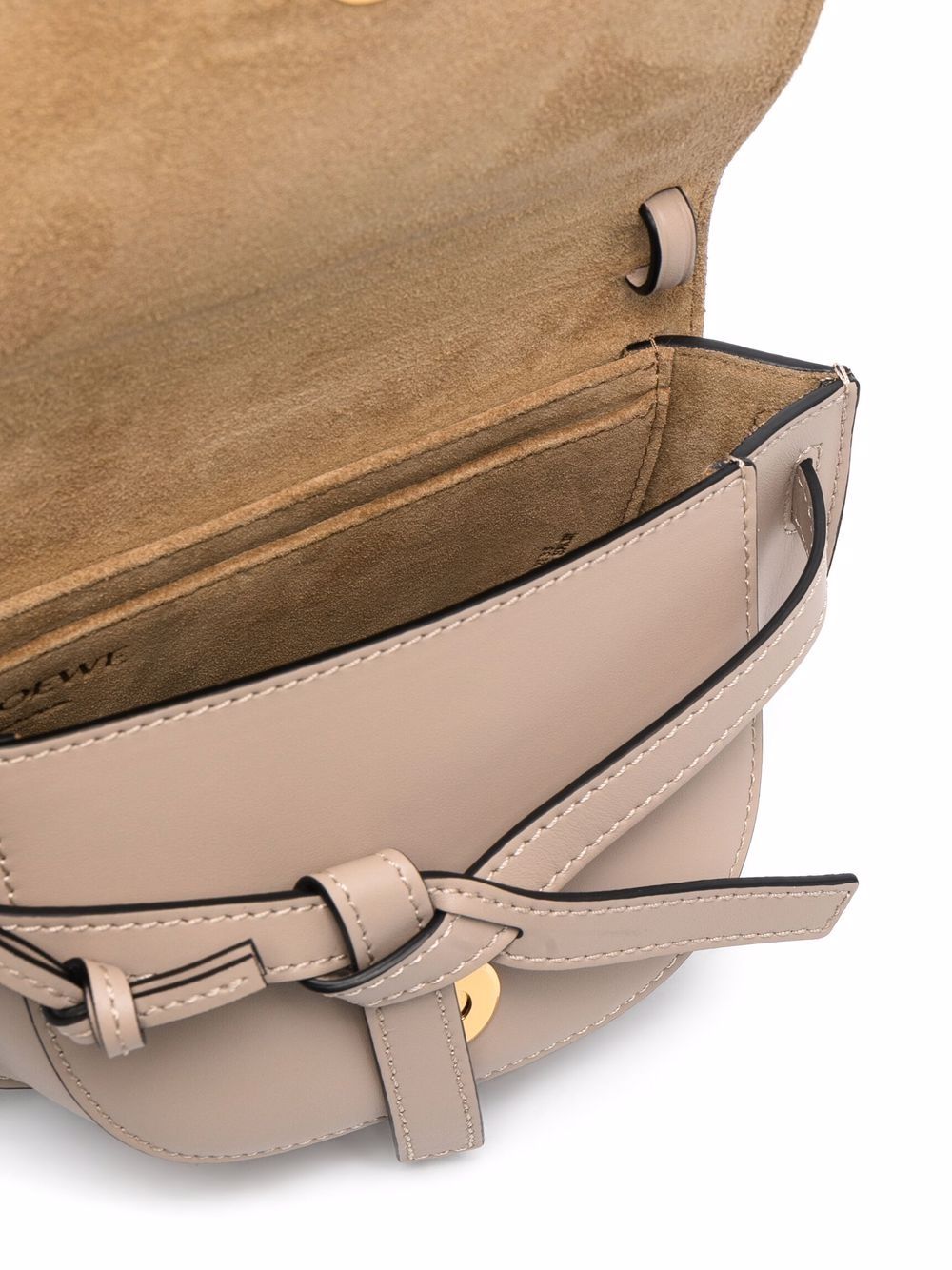 ss25---loewe pre---a650n46x132150_4_p.jpg