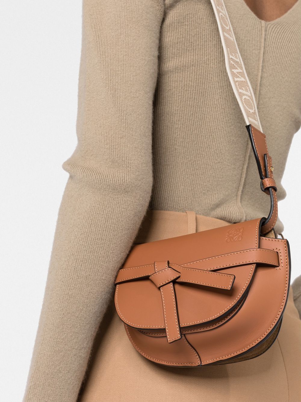 ss25---loewe pre---a650n46x132530_5_p.jpg