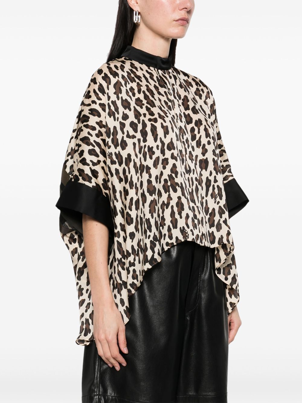 ss25---sacai main---25-07901051_2_p.jpg