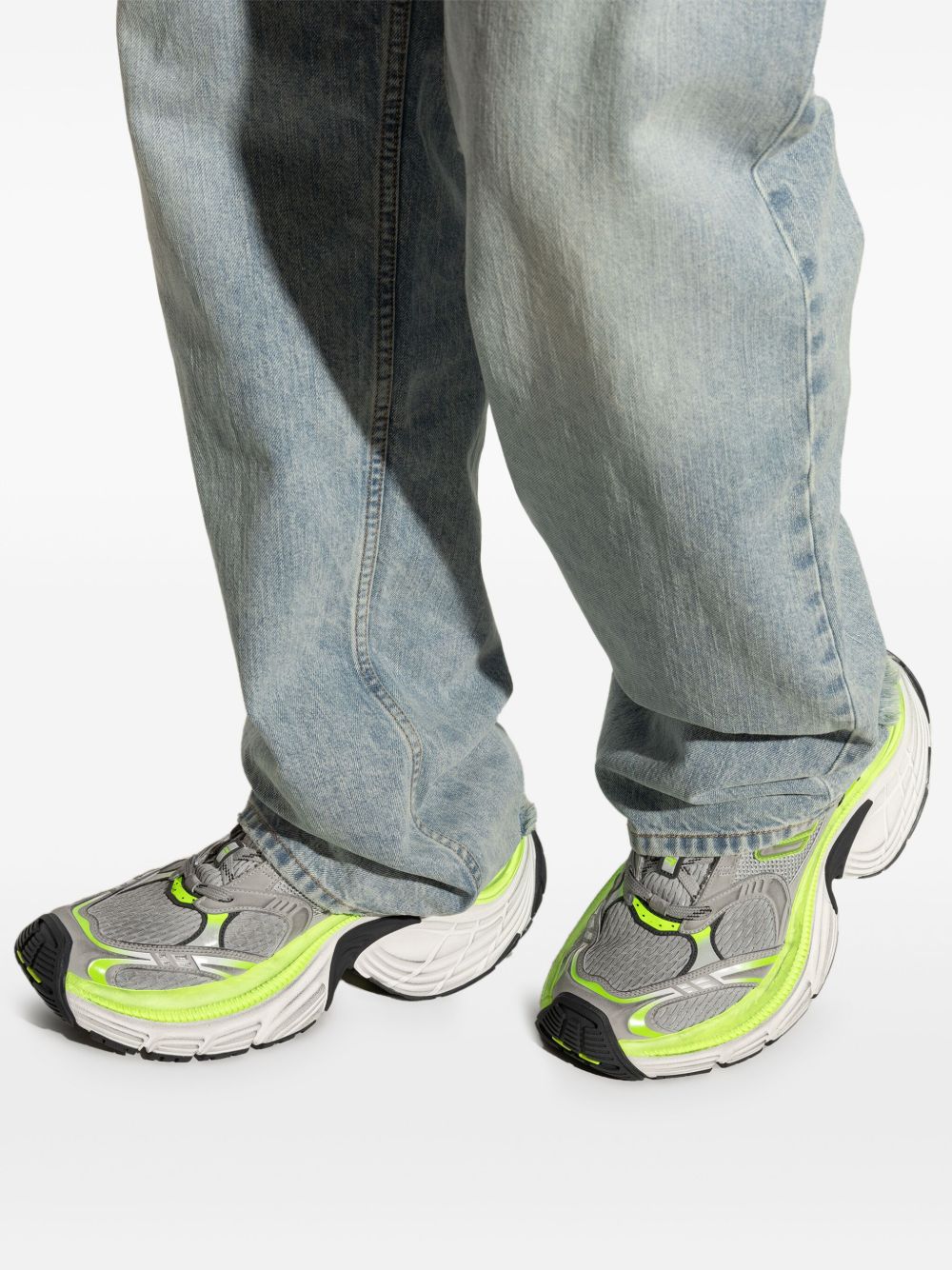 ss25---balenciaga pre---815859w2mv21937_4_p.jpg