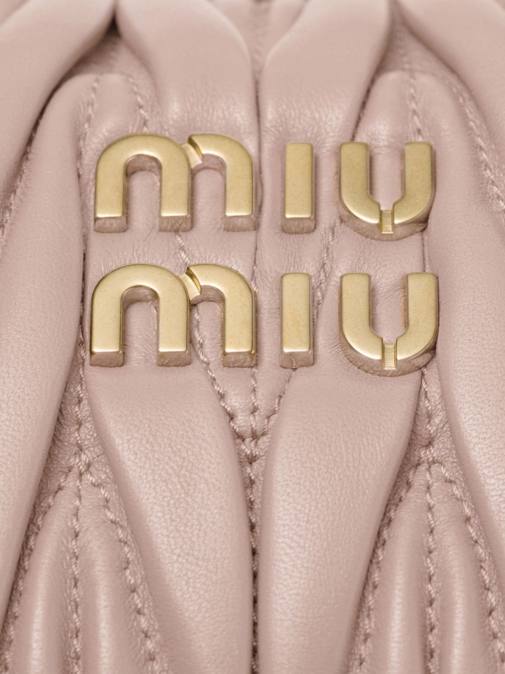 ss25---miu miu pre---5bc125an88f0236_4_p.jpg