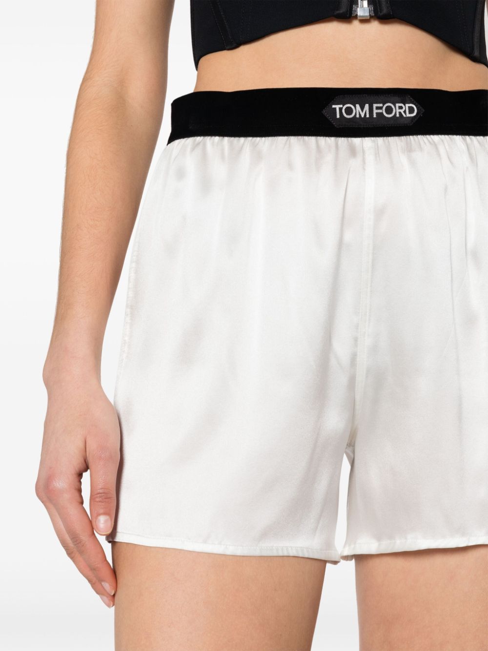 ss25---tom ford pre---sh0021fax881aw013_4_p.jpg