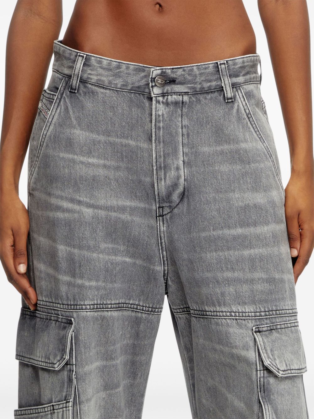ss25---diesel pre---a133160dcbe02_2_p.jpg