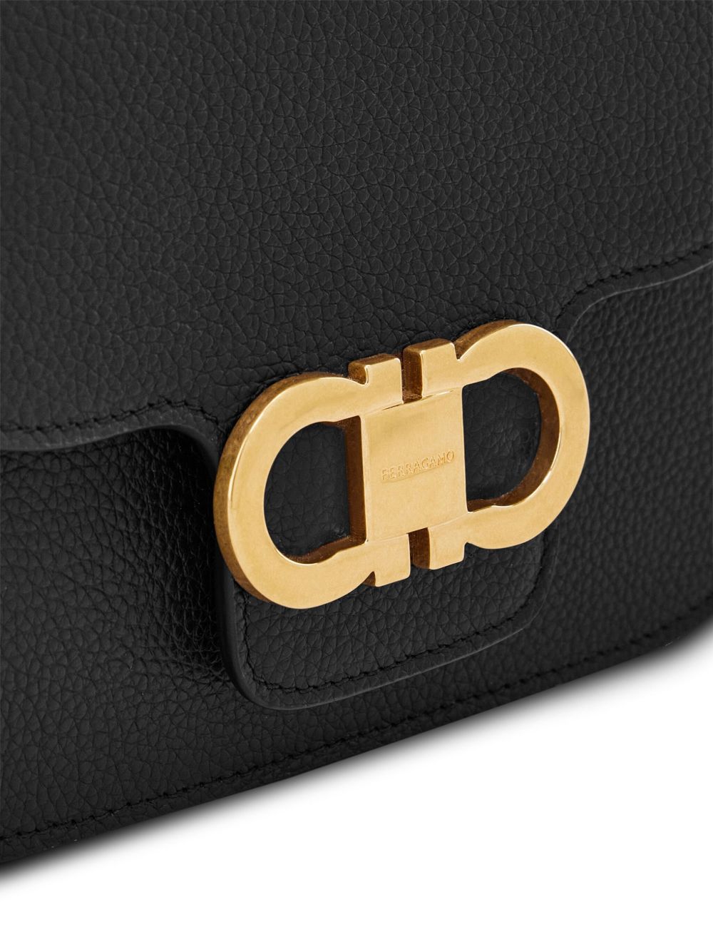 ss25---ferragamo pre---219867781033005_3_p.jpg