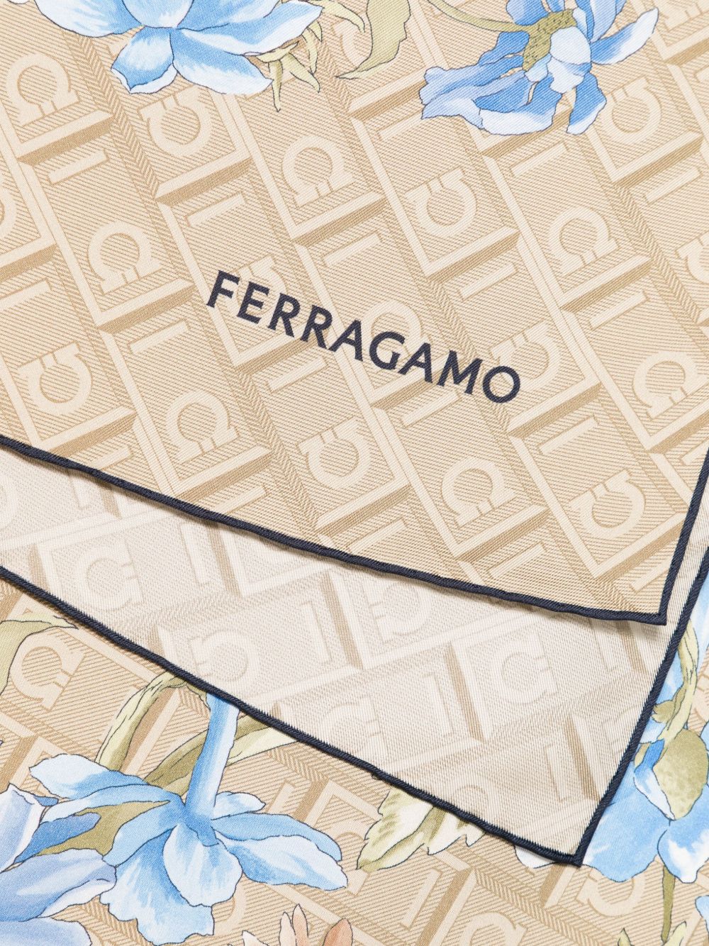 ss25---ferragamo pre---310193779526003_1_p.jpg
