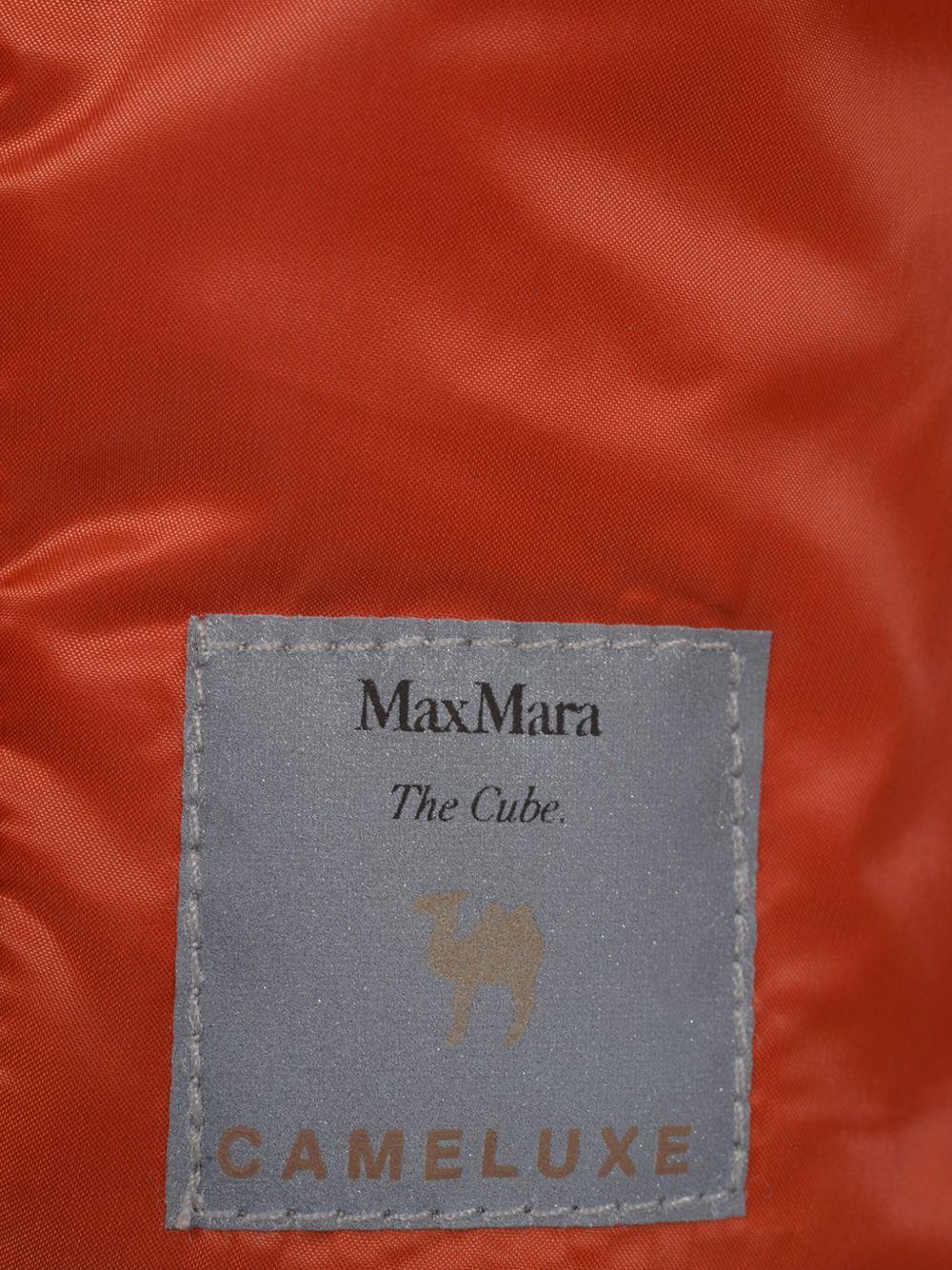 ss25---max mara the cube pre---19481024600088_2_p.jpg