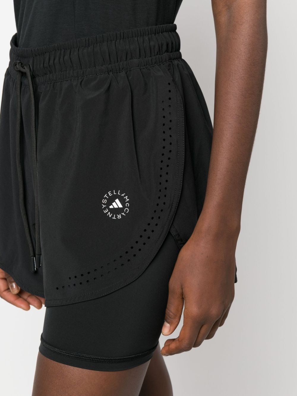 ss25---adidas by stella mccartney main---ib6824black_2_p.jpg