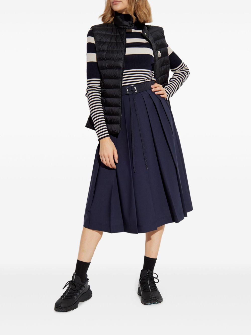 ss25---moncler pre---k10931a00067597yf999_4_p.jpg