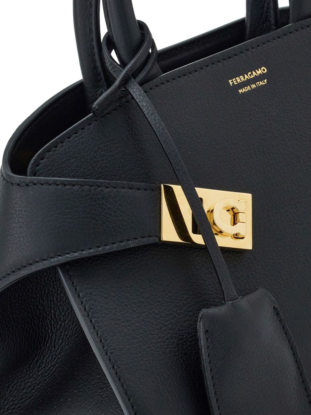 ss25---ferragamo pre---215975768853009_1_p.jpg