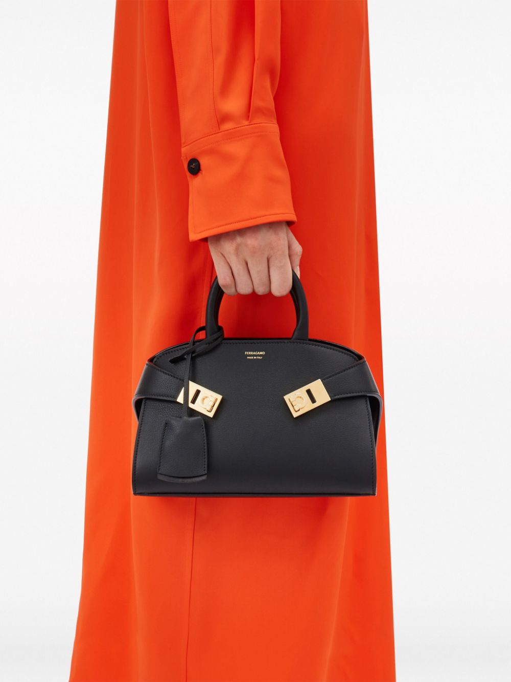 ss25---ferragamo pre---215975768853009_3_p.jpg