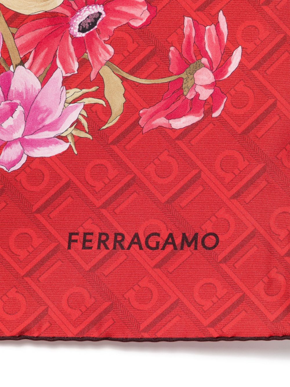 ss25---ferragamo pre---310193779527004_1_p.jpg