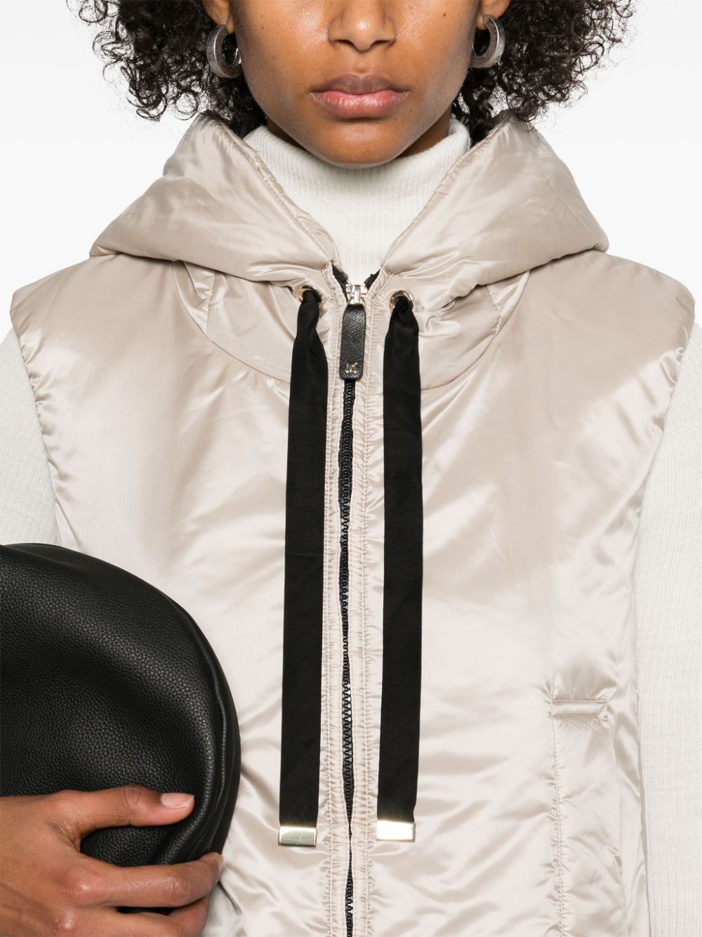 ss25---max mara the cube pre---19291034600035_1_p.jpg