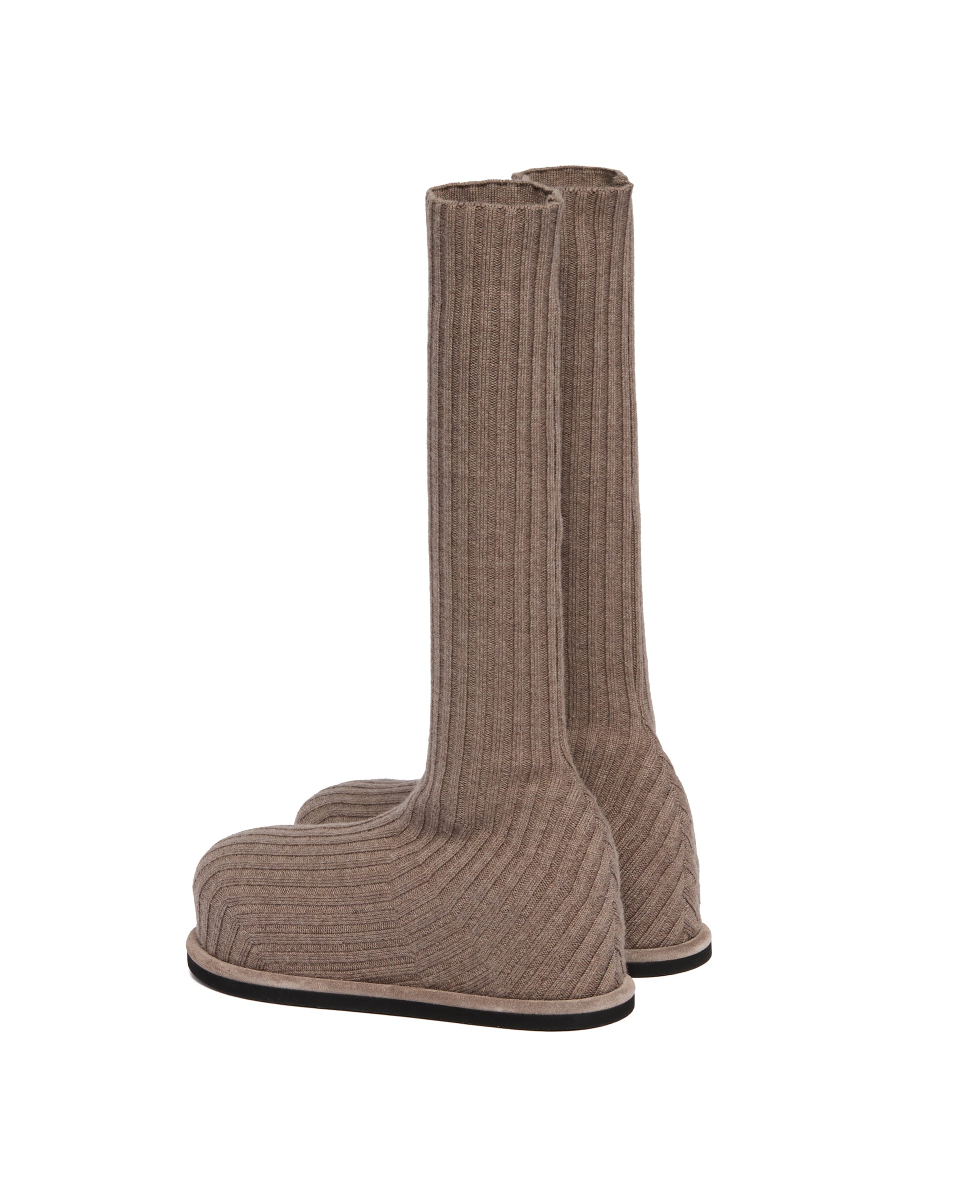 FW24-25---amina_20muaddi---360177_4_P_a1c7f696-03bc-4dab-92a6-3ebb75072093.jpg
