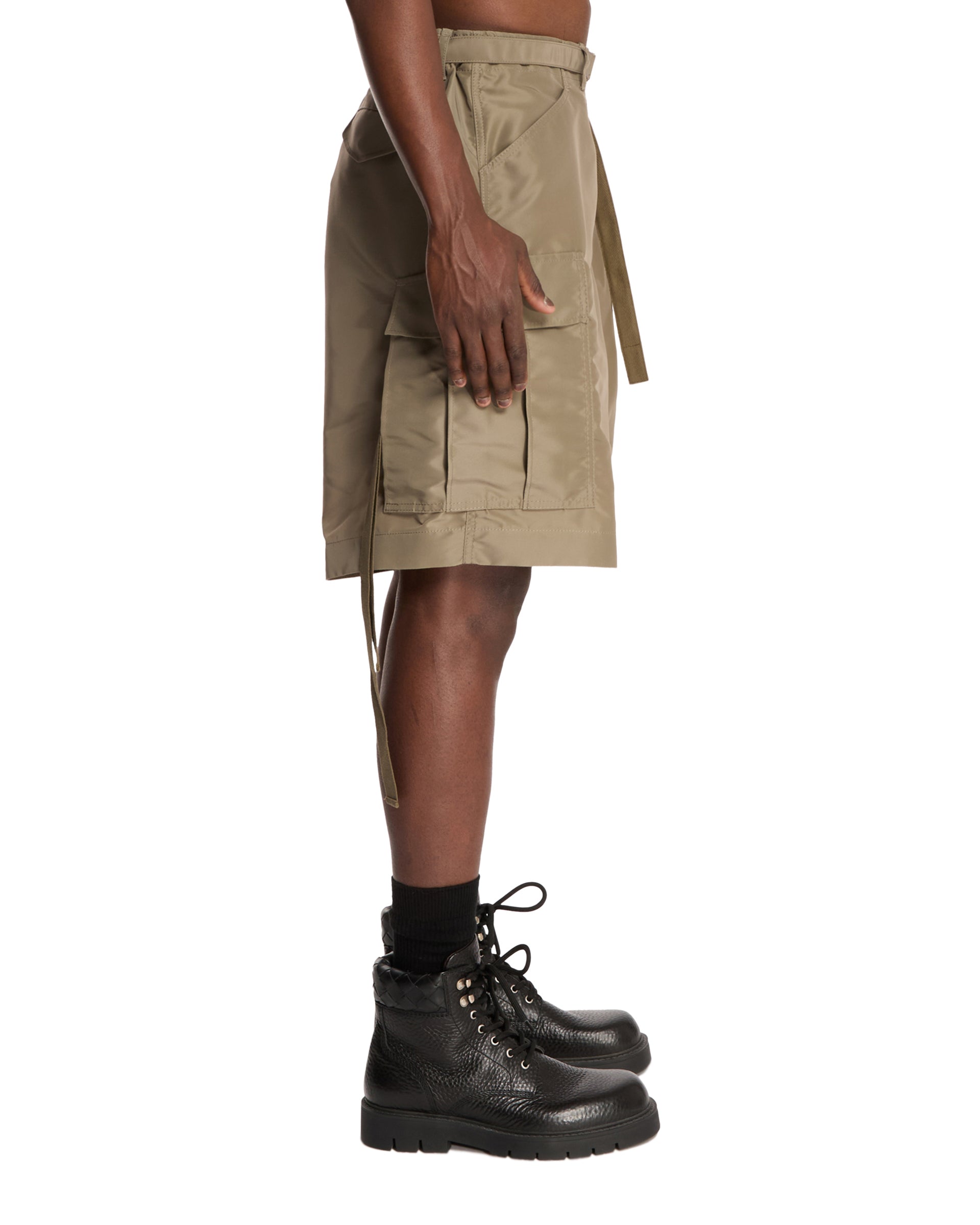 SS25---sacai---2503616M550_3_P_4d1b86fe-f7c9-40ce-9ee3-81b9df699562.JPEG