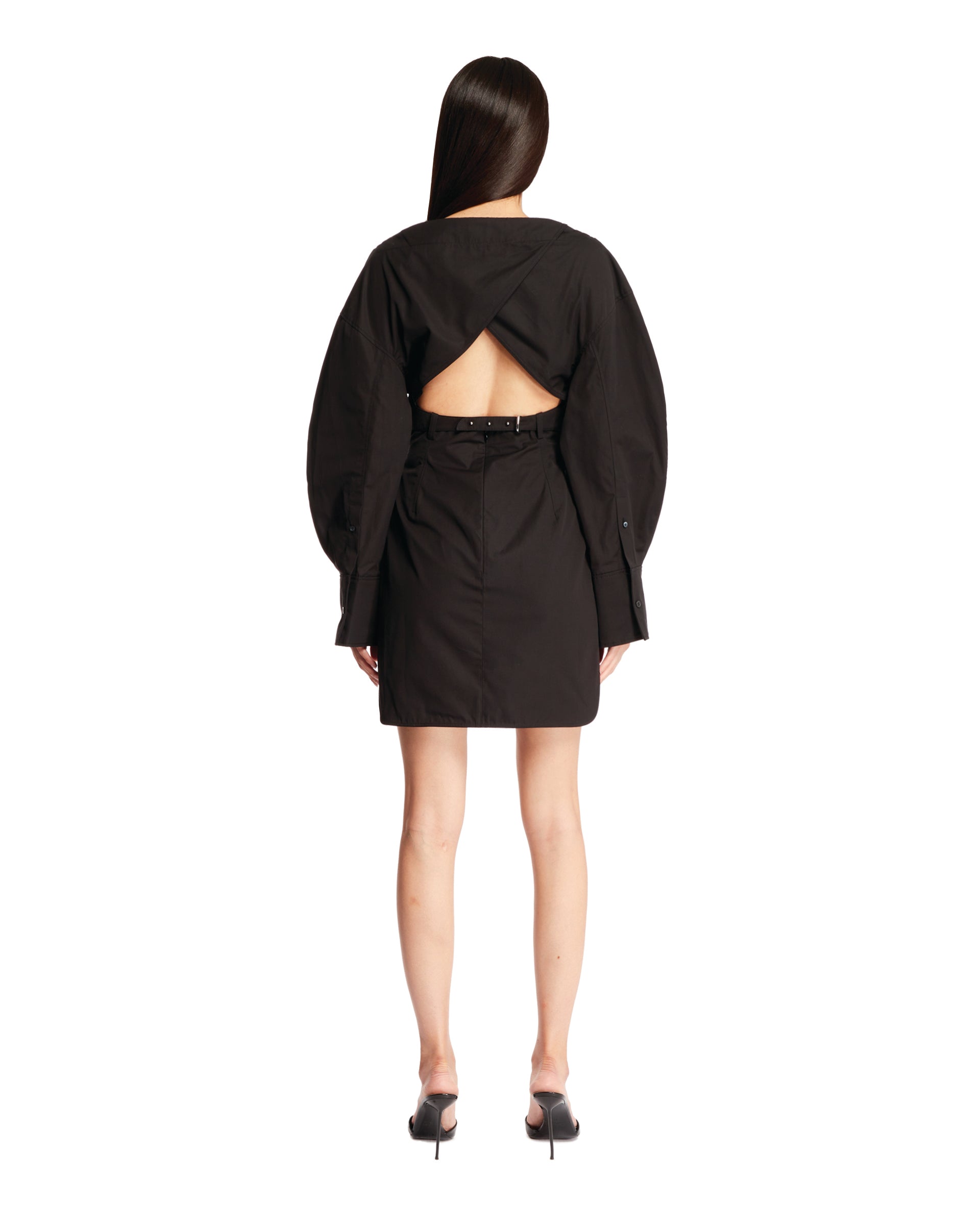 SS25---jacquemus---243DR1991519990_4_P_aeff567a-073c-4cfd-b644-4f5668ba6a08.JPEG