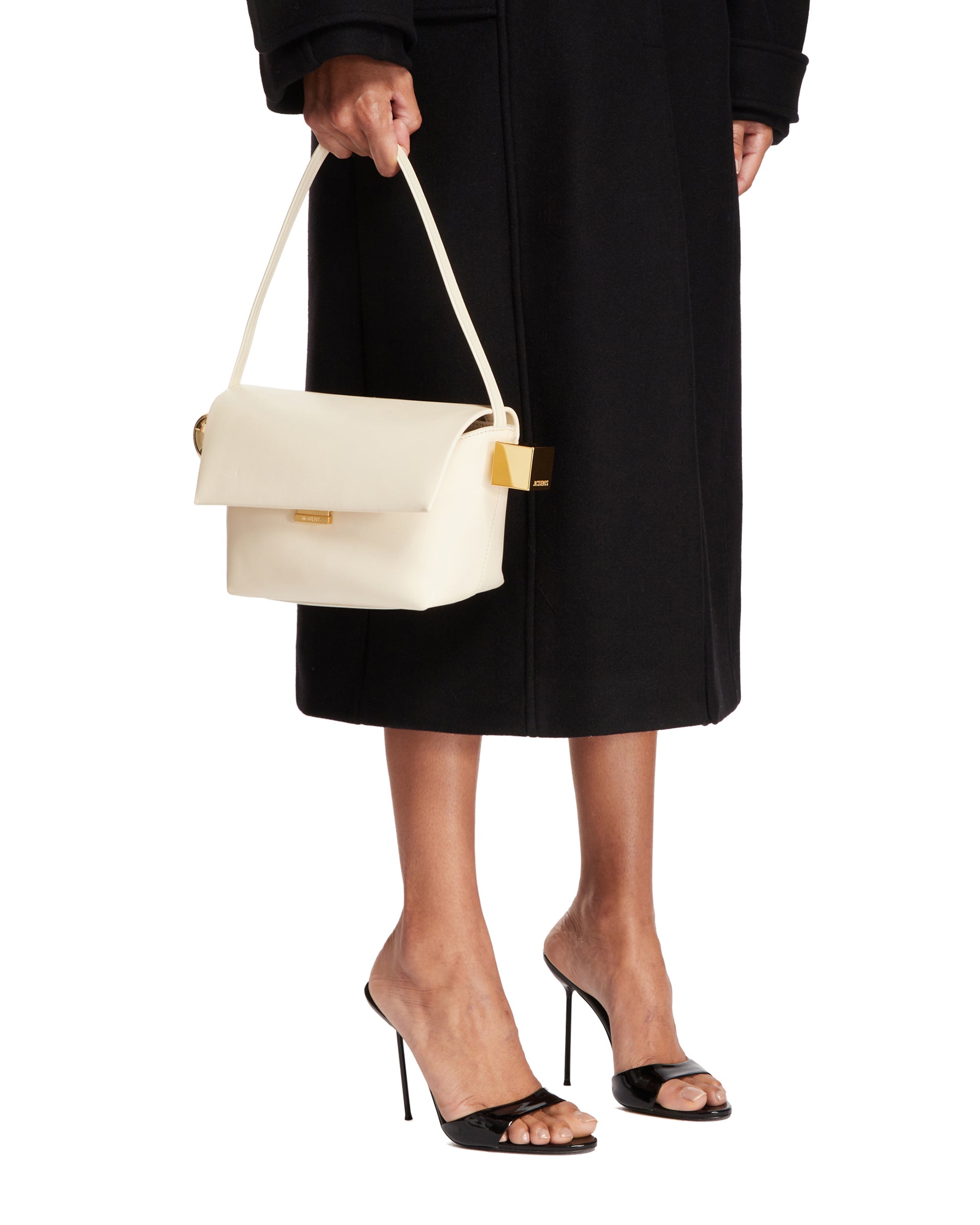 SS25---jacquemus---243BA3833171115_2_P_8df629c1-29b9-4e67-9fb9-86b0cacf0022.JPEG
