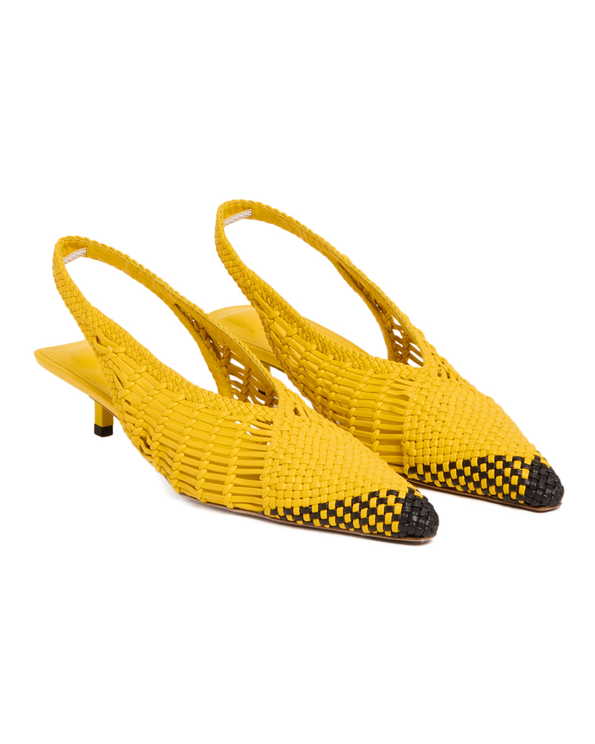 SS25---jacquemus---241FO1384357250_2_P_5884b40d-bf5c-4d8d-ae3b-516461971052.JPEG
