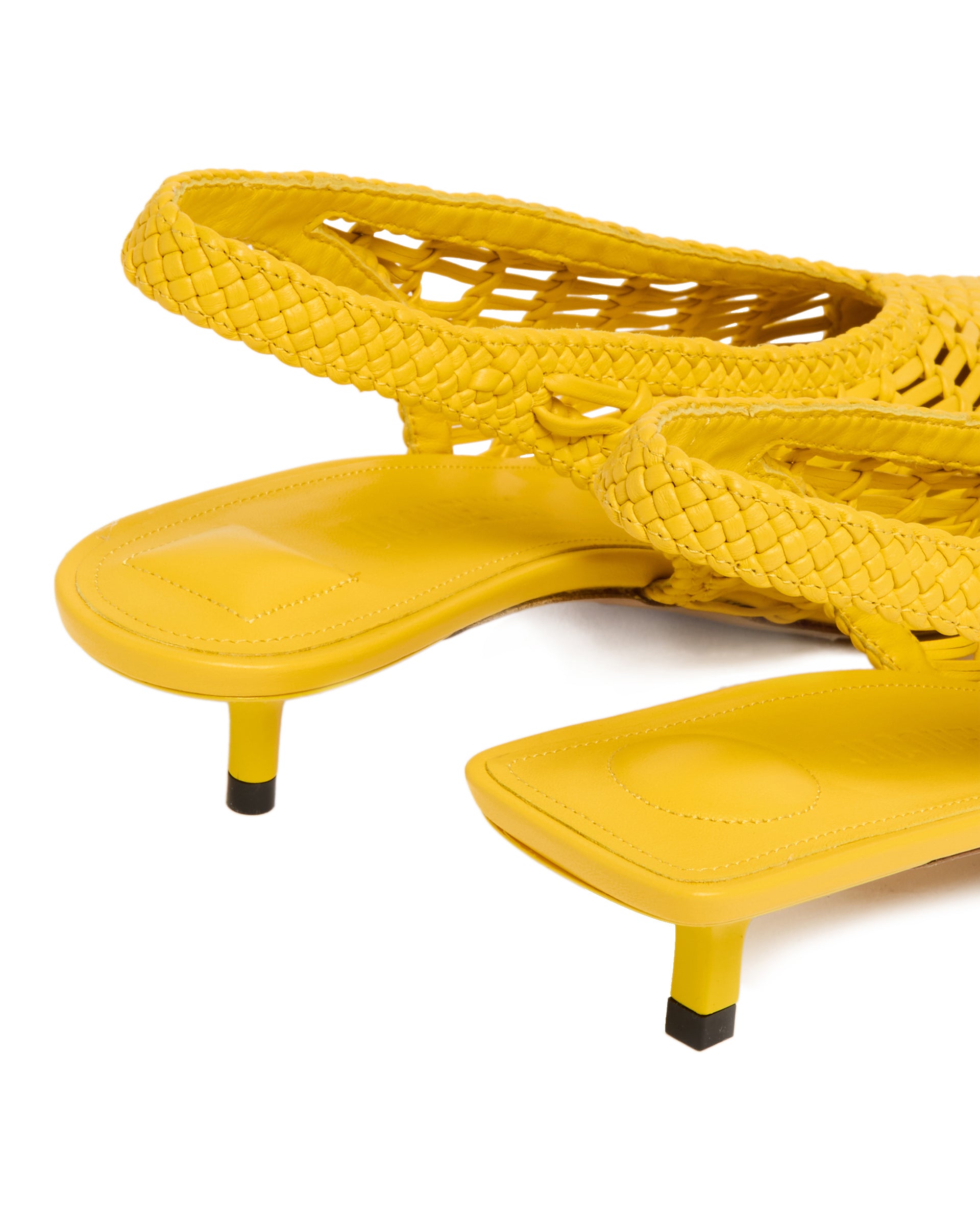 SS25---jacquemus---241FO1384357250_5_P_6518247d-b58d-4193-bdf3-5d51643020f6.JPEG