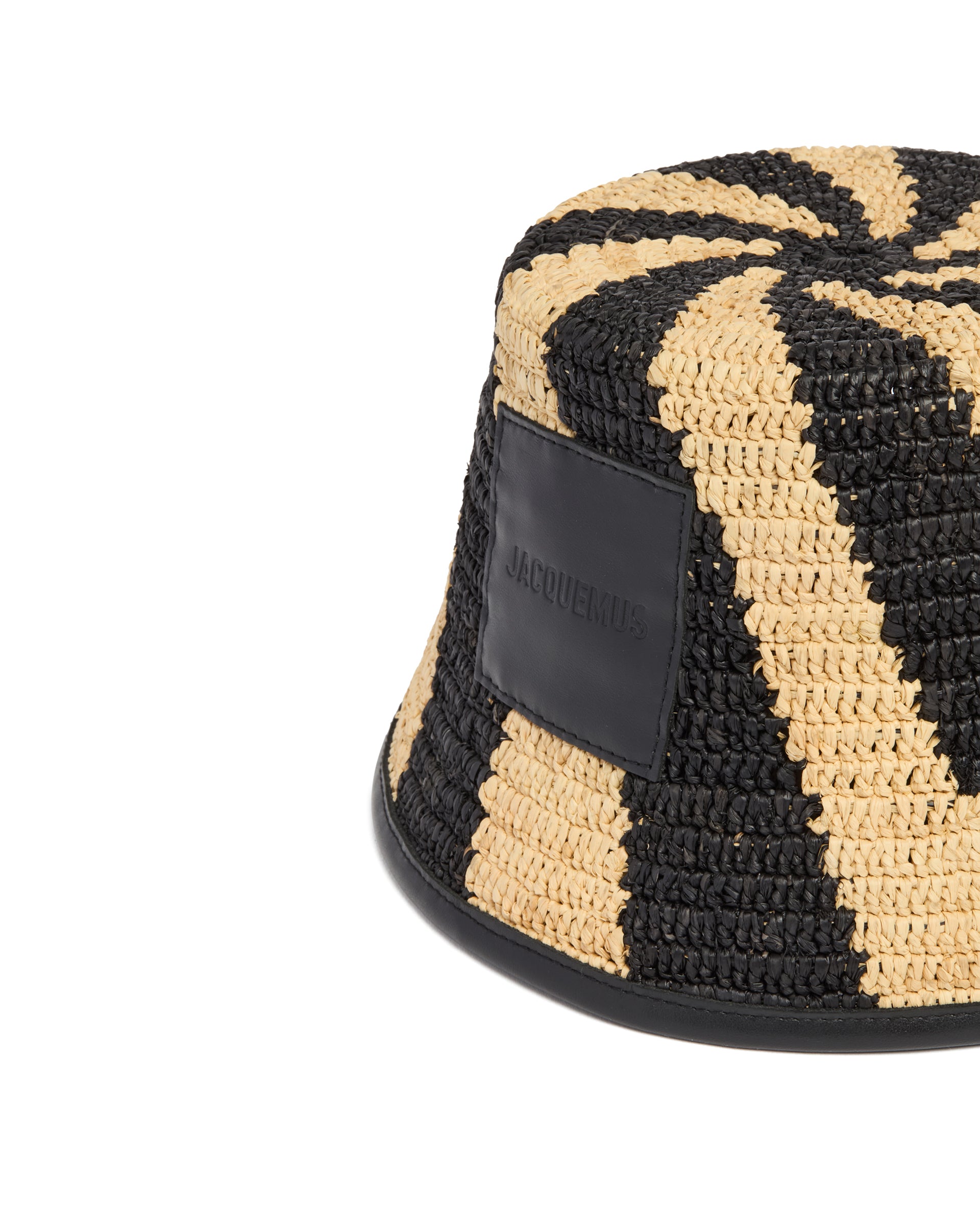 SS25---jacquemus---245AC64230601FY_3_P_6865ab5f-cc27-40c8-903a-d4fbcd42264e.JPEG