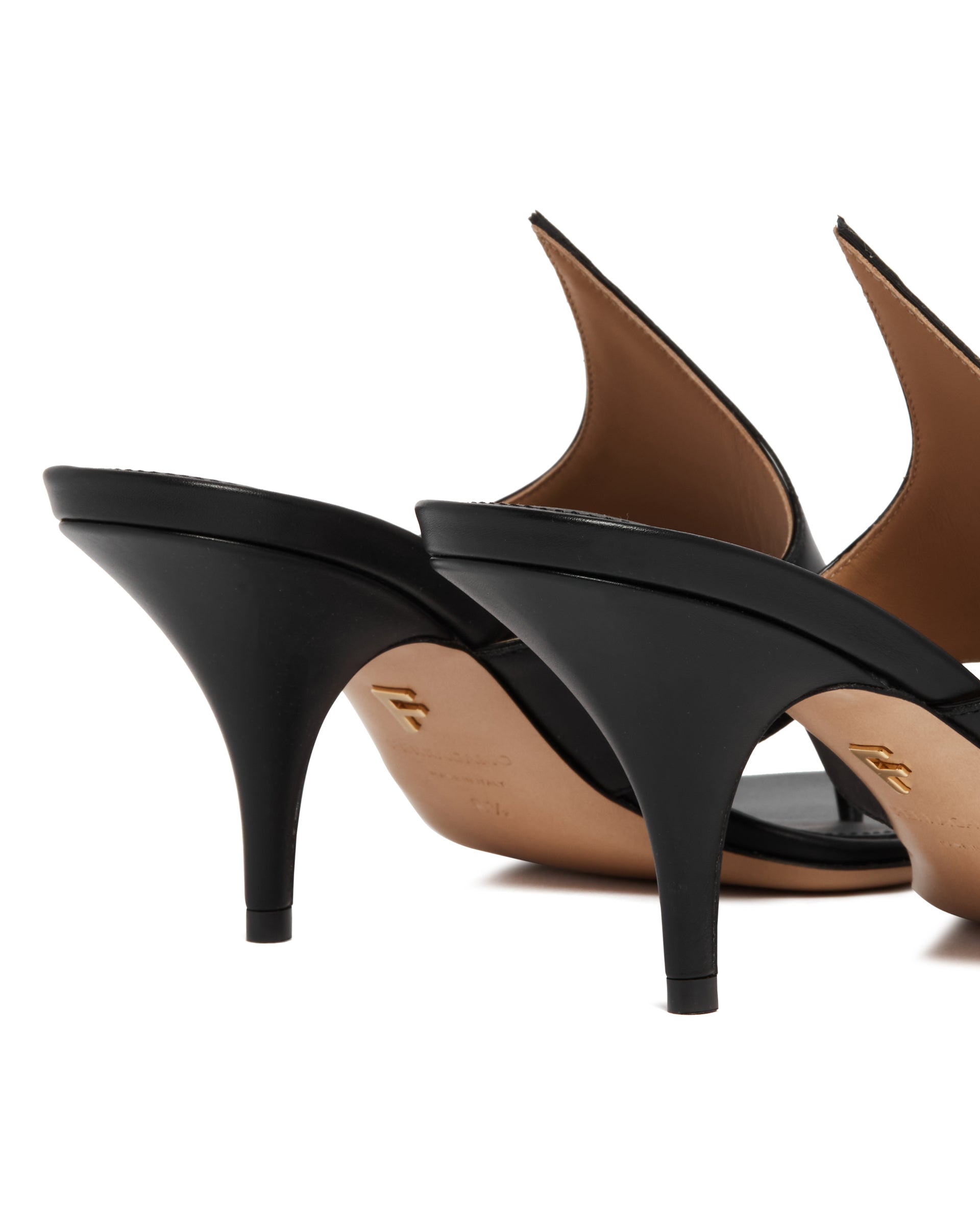 SS25---ferragamo---LYRAI70782734_5_P_0b6f83cb-3688-4398-b302-a3a3769df79c.JPEG